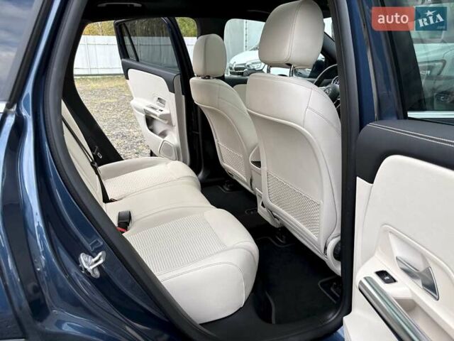 Синий Мерседес EQA, объемом двигателя 0 л и пробегом 68 тыс. км за 25800 $, фото 64 на Automoto.ua