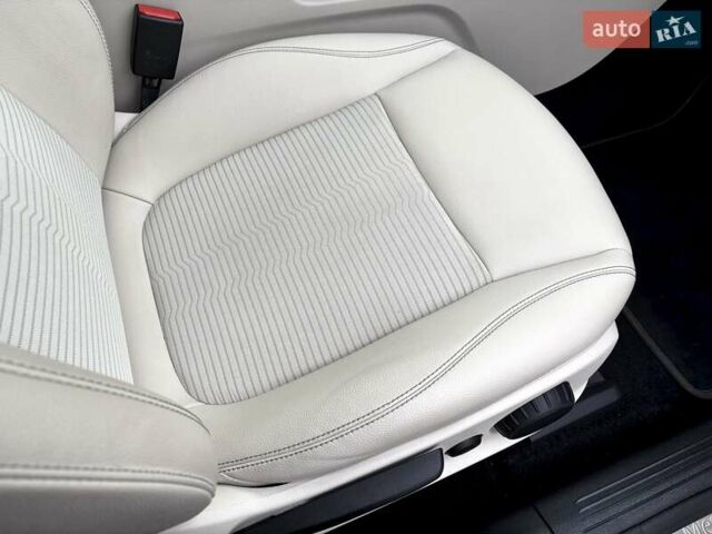 Синий Мерседес EQA, объемом двигателя 0 л и пробегом 68 тыс. км за 25900 $, фото 28 на Automoto.ua