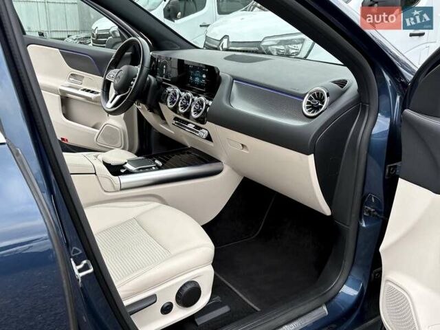 Синий Мерседес EQA, объемом двигателя 0 л и пробегом 68 тыс. км за 25800 $, фото 23 на Automoto.ua