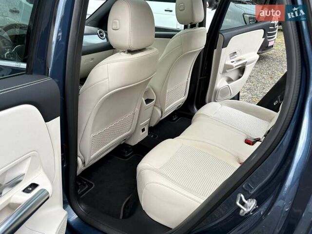 Синий Мерседес EQA, объемом двигателя 0 л и пробегом 68 тыс. км за 25800 $, фото 60 на Automoto.ua