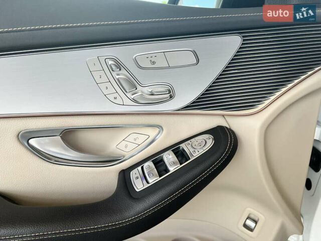 Білий Мерседес EQC, об'ємом двигуна 0 л та пробігом 34 тис. км за 31999 $, фото 14 на Automoto.ua