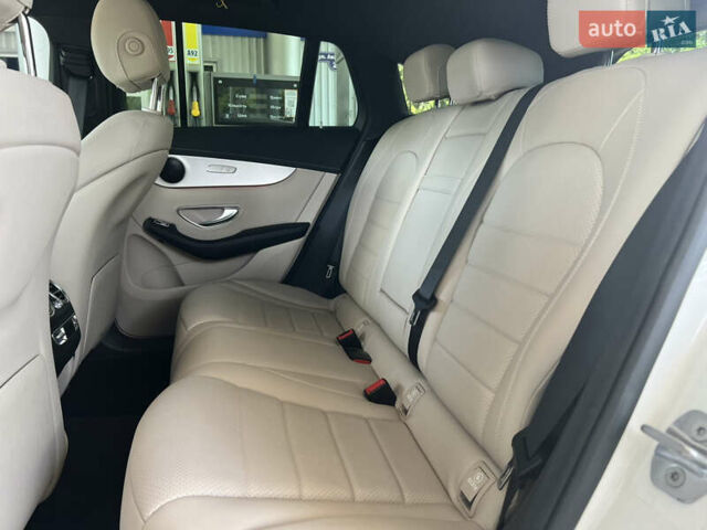 Білий Мерседес EQC, об'ємом двигуна 0 л та пробігом 34 тис. км за 31999 $, фото 12 на Automoto.ua