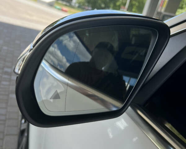 Білий Мерседес EQC, об'ємом двигуна 0 л та пробігом 34 тис. км за 31999 $, фото 16 на Automoto.ua