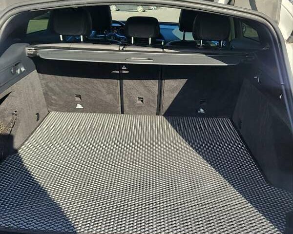 Белый Мерседес EQC, объемом двигателя 0 л и пробегом 55 тыс. км за 32000 $, фото 6 на Automoto.ua