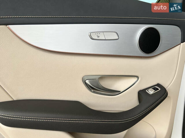 Білий Мерседес EQC, об'ємом двигуна 0 л та пробігом 34 тис. км за 31999 $, фото 26 на Automoto.ua