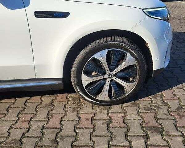 Белый Мерседес EQC, объемом двигателя 0 л и пробегом 55 тыс. км за 32000 $, фото 5 на Automoto.ua