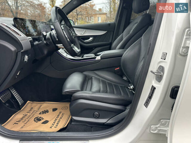 Белый Мерседес EQC, объемом двигателя 0 л и пробегом 140 тыс. км за 32800 $, фото 33 на Automoto.ua