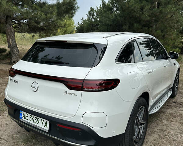 Белый Мерседес EQC, объемом двигателя 0 л и пробегом 51 тыс. км за 32500 $, фото 7 на Automoto.ua
