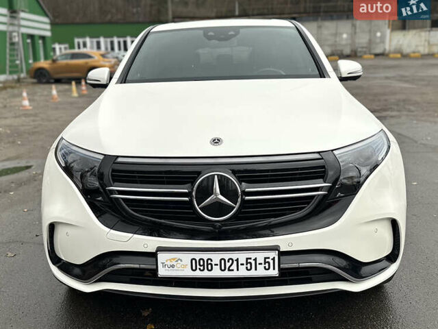 Белый Мерседес EQC, объемом двигателя 0 л и пробегом 140 тыс. км за 32800 $, фото 1 на Automoto.ua