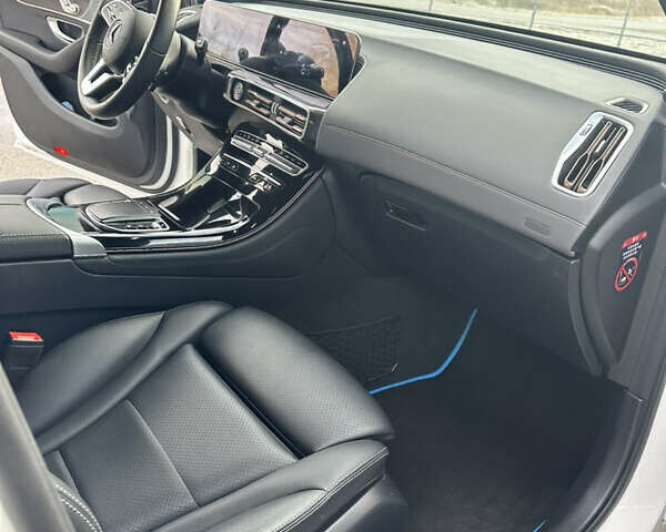 Белый Мерседес EQC, объемом двигателя 0 л и пробегом 51 тыс. км за 32500 $, фото 41 на Automoto.ua