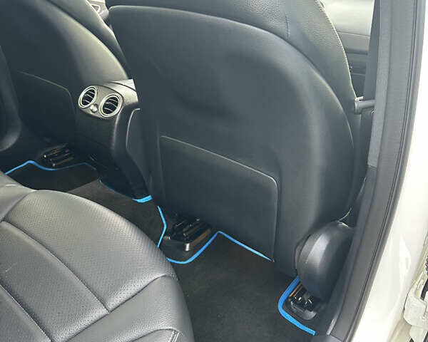 Белый Мерседес EQC, объемом двигателя 0 л и пробегом 51 тыс. км за 32500 $, фото 40 на Automoto.ua