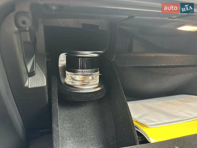 Белый Мерседес EQC, объемом двигателя 0 л и пробегом 140 тыс. км за 32800 $, фото 35 на Automoto.ua