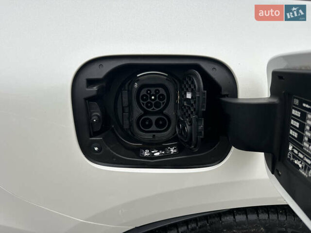 Белый Мерседес EQC, объемом двигателя 0 л и пробегом 140 тыс. км за 32800 $, фото 13 на Automoto.ua
