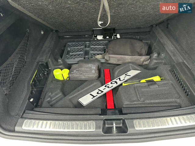 Белый Мерседес EQC, объемом двигателя 0 л и пробегом 140 тыс. км за 32800 $, фото 17 на Automoto.ua