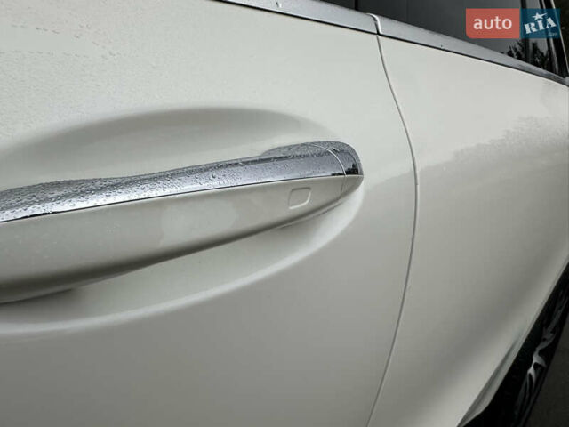 Белый Мерседес EQC, объемом двигателя 0 л и пробегом 140 тыс. км за 32800 $, фото 11 на Automoto.ua