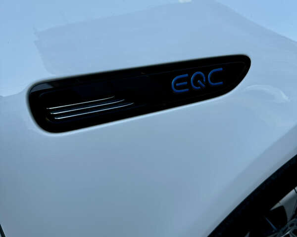 Білий Мерседес EQC, об'ємом двигуна 0 л та пробігом 39 тис. км за 30299 $, фото 3 на Automoto.ua