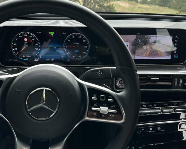 Белый Мерседес EQC, объемом двигателя 0 л и пробегом 51 тыс. км за 32500 $, фото 8 на Automoto.ua