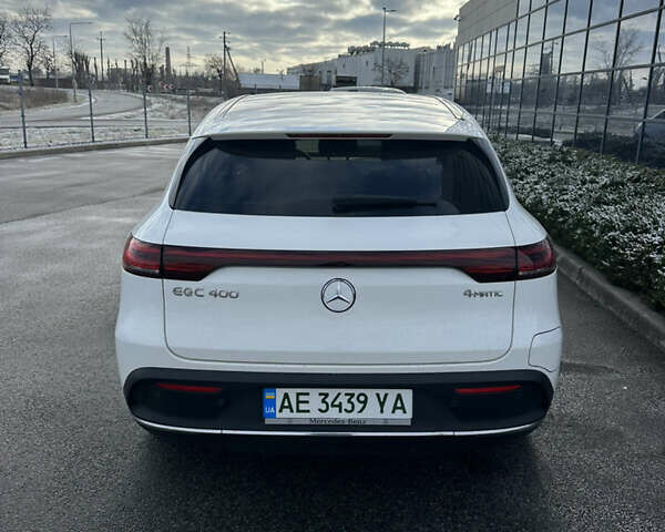 Белый Мерседес EQC, объемом двигателя 0 л и пробегом 51 тыс. км за 32500 $, фото 3 на Automoto.ua