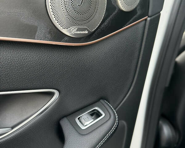 Белый Мерседес EQC, объемом двигателя 0 л и пробегом 51 тыс. км за 32500 $, фото 33 на Automoto.ua