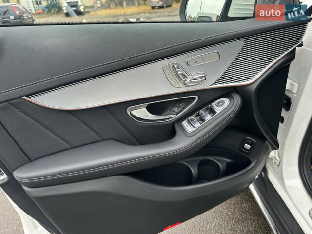 Белый Мерседес EQC, объемом двигателя 0 л и пробегом 140 тыс. км за 32800 $, фото 32 на Automoto.ua