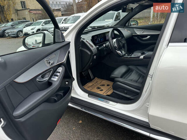 Белый Мерседес EQC, объемом двигателя 0 л и пробегом 140 тыс. км за 32800 $, фото 30 на Automoto.ua