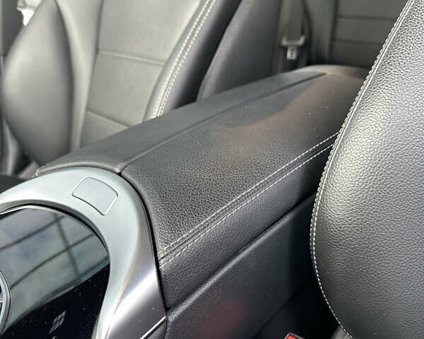 Белый Мерседес EQC, объемом двигателя 0 л и пробегом 51 тыс. км за 32500 $, фото 32 на Automoto.ua