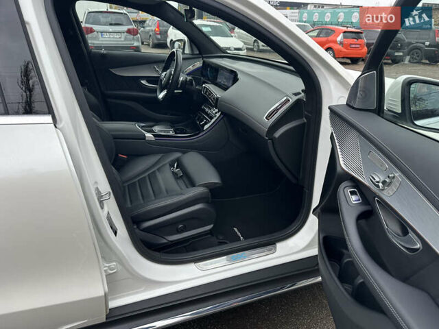 Белый Мерседес EQC, объемом двигателя 0 л и пробегом 140 тыс. км за 32800 $, фото 40 на Automoto.ua