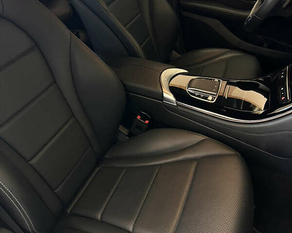 Белый Мерседес EQC, объемом двигателя 0 л и пробегом 26 тыс. км за 39900 $, фото 12 на Automoto.ua