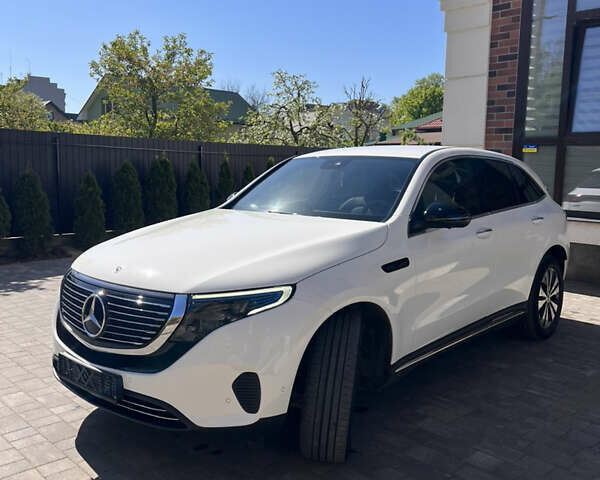 Белый Мерседес EQC, объемом двигателя 0 л и пробегом 26 тыс. км за 39900 $, фото 9 на Automoto.ua