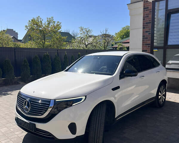 Белый Мерседес EQC, объемом двигателя 0 л и пробегом 26 тыс. км за 39900 $, фото 8 на Automoto.ua