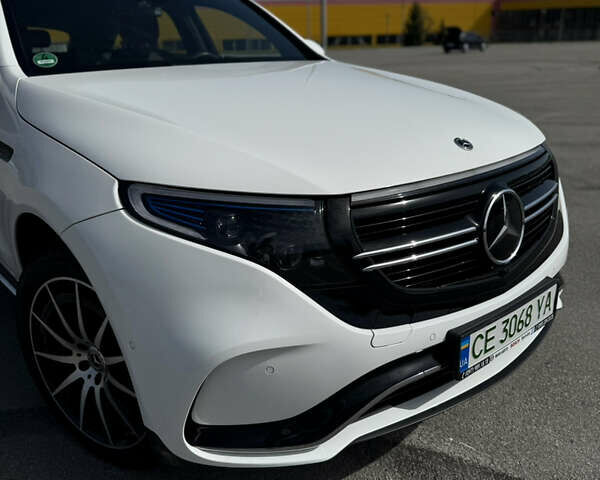 Белый Мерседес EQC, объемом двигателя 0 л и пробегом 50 тыс. км за 35900 $, фото 3 на Automoto.ua