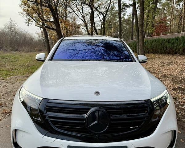 Белый Мерседес EQC, объемом двигателя 0 л и пробегом 36 тыс. км за 45000 $, фото 1 на Automoto.ua