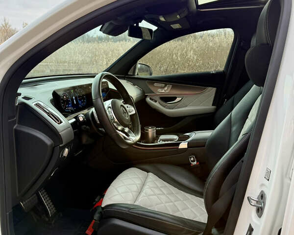 Белый Мерседес EQC, объемом двигателя 0 л и пробегом 36 тыс. км за 45000 $, фото 23 на Automoto.ua