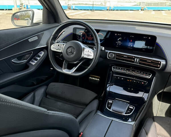 Белый Мерседес EQC, объемом двигателя 0 л и пробегом 50 тыс. км за 35900 $, фото 18 на Automoto.ua