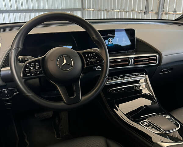 Белый Мерседес EQC, объемом двигателя 0 л и пробегом 25 тыс. км за 39900 $, фото 10 на Automoto.ua