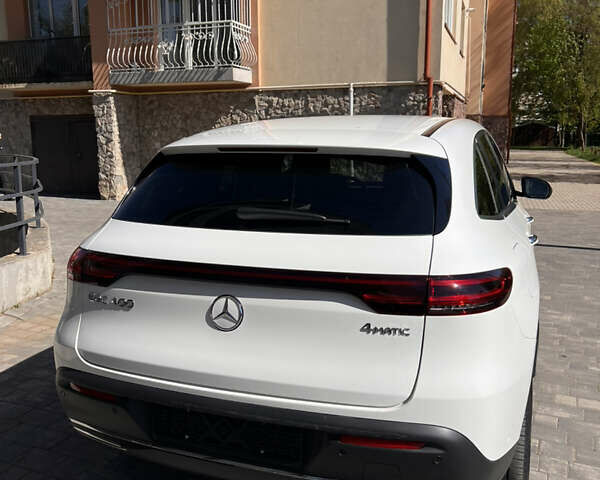 Белый Мерседес EQC, объемом двигателя 0 л и пробегом 26 тыс. км за 39900 $, фото 4 на Automoto.ua