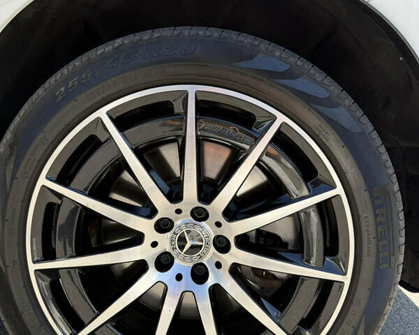 Белый Мерседес EQC, объемом двигателя 0 л и пробегом 36 тыс. км за 45000 $, фото 6 на Automoto.ua