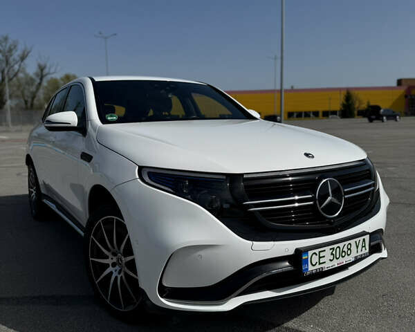 Белый Мерседес EQC, объемом двигателя 0 л и пробегом 50 тыс. км за 35900 $, фото 1 на Automoto.ua