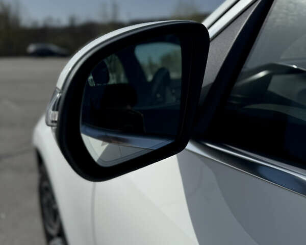 Білий Мерседес EQC, об'ємом двигуна 0 л та пробігом 50 тис. км за 34900 $, фото 10 на Automoto.ua