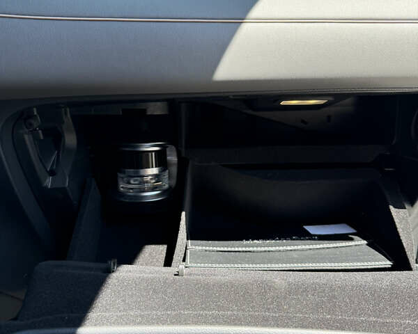 Белый Мерседес EQC, объемом двигателя 0 л и пробегом 36 тыс. км за 45000 $, фото 11 на Automoto.ua