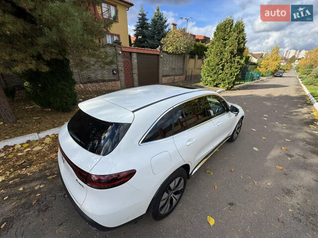 Белый Мерседес EQC, объемом двигателя 0 л и пробегом 70 тыс. км за 34999 $, фото 12 на Automoto.ua
