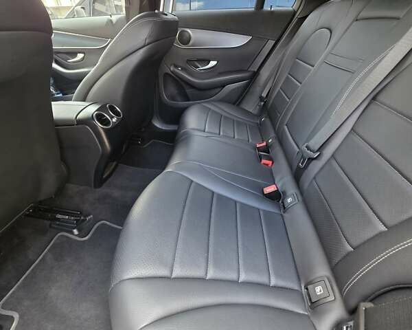 Белый Мерседес EQC, объемом двигателя 0 л и пробегом 61 тыс. км за 39000 $, фото 4 на Automoto.ua