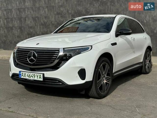 Белый Мерседес EQC, объемом двигателя 0 л и пробегом 27 тыс. км за 49999 $, фото 3 на Automoto.ua