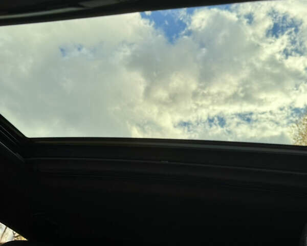 Белый Мерседес EQC, объемом двигателя 0 л и пробегом 70 тыс. км за 34999 $, фото 33 на Automoto.ua