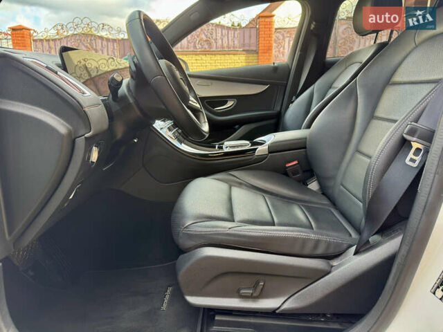 Белый Мерседес EQC, объемом двигателя 0 л и пробегом 70 тыс. км за 34999 $, фото 22 на Automoto.ua