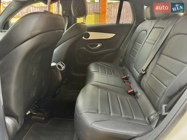 Белый Мерседес EQC, объемом двигателя 0 л и пробегом 70 тыс. км за 34999 $, фото 19 на Automoto.ua