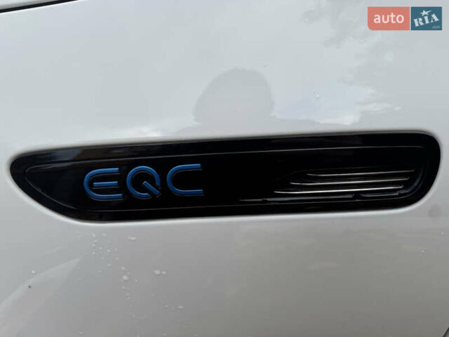 Белый Мерседес EQC, объемом двигателя 0 л и пробегом 70 тыс. км за 34999 $, фото 25 на Automoto.ua