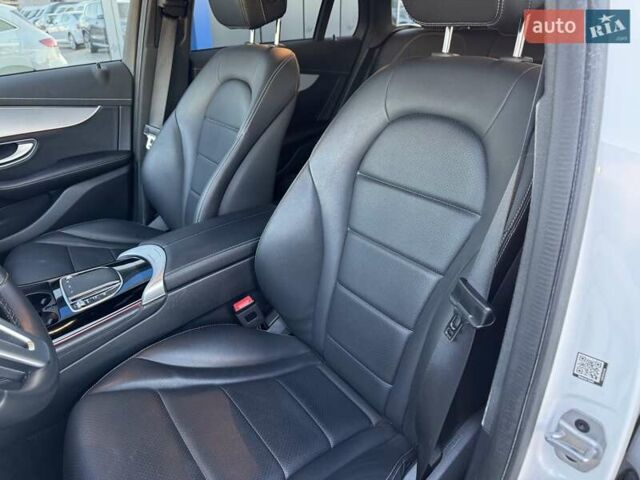 Белый Мерседес EQC, объемом двигателя 0 л и пробегом 77 тыс. км за 34900 $, фото 19 на Automoto.ua