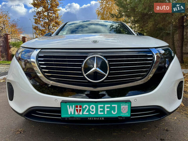 Белый Мерседес EQC, объемом двигателя 0 л и пробегом 70 тыс. км за 34999 $, фото 4 на Automoto.ua