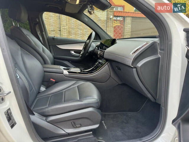 Белый Мерседес EQC, объемом двигателя 0 л и пробегом 70 тыс. км за 34999 $, фото 16 на Automoto.ua